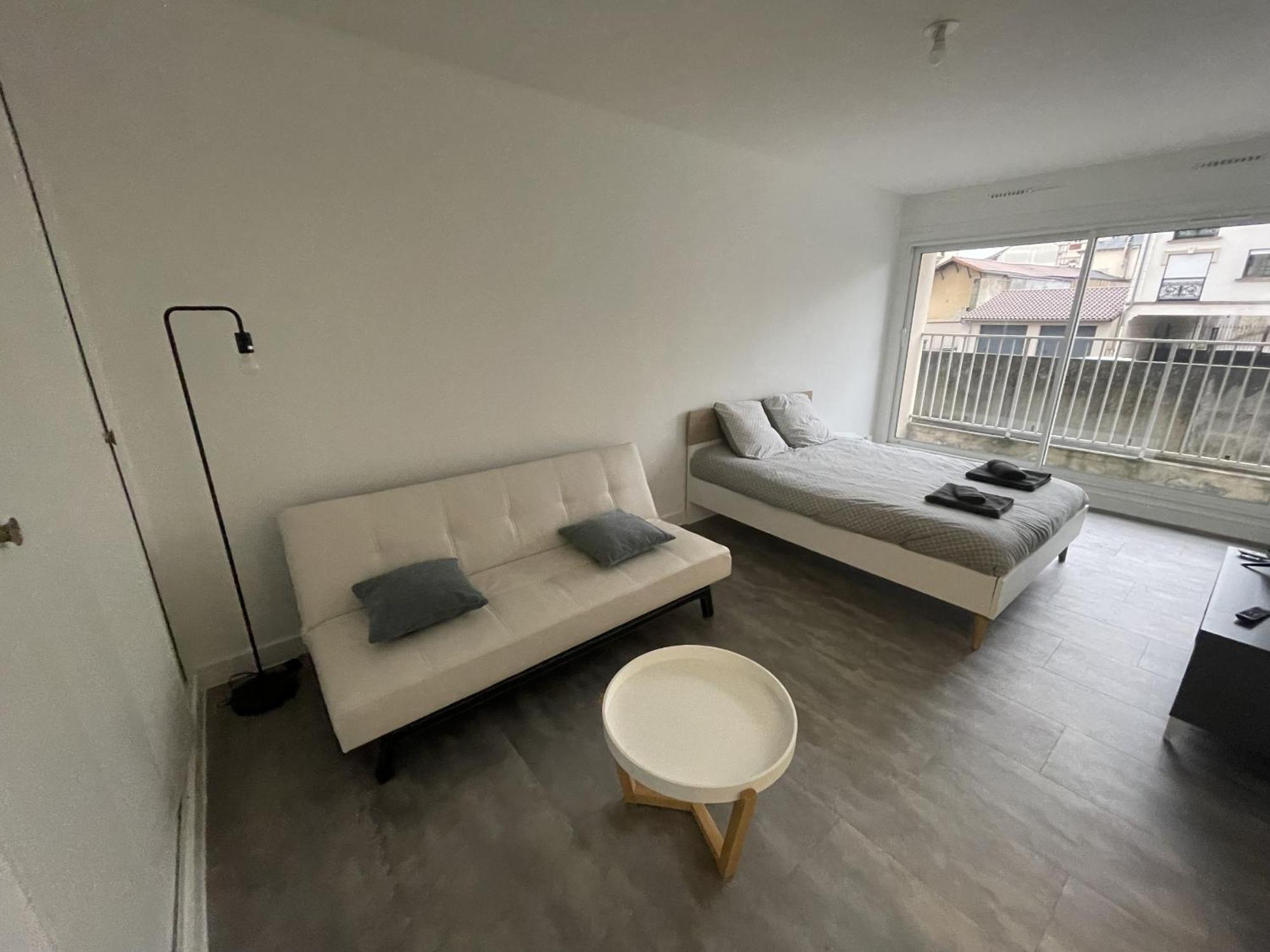 Logement Neuf A Proximite Du Centre Ville Avec Parking Limoges Extérieur photo